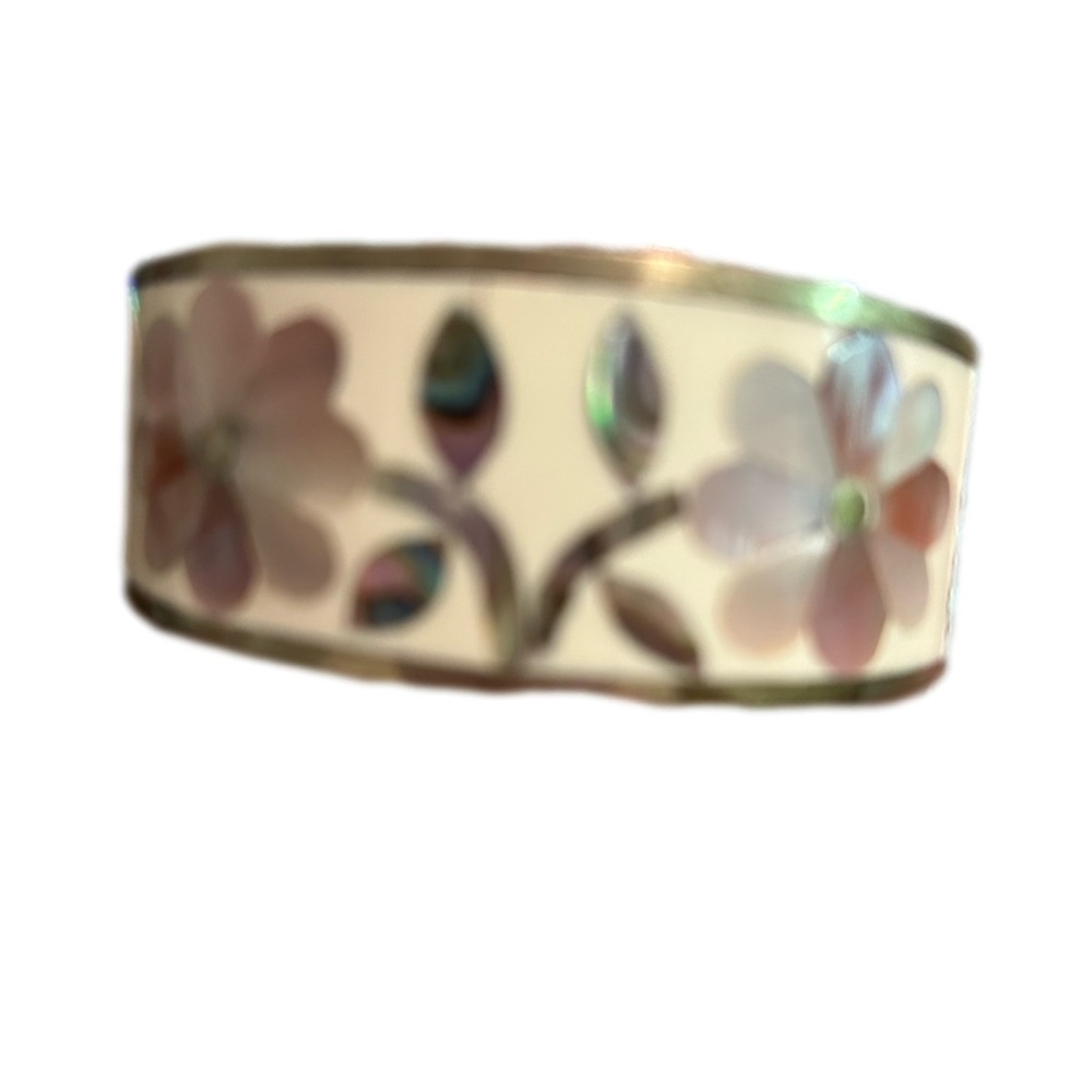 Child’s bracelet pink shell.